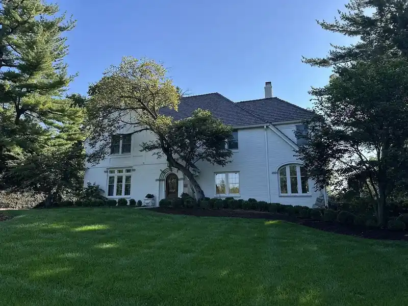 Prepping Your Home's Exterior Before Summer Vacation